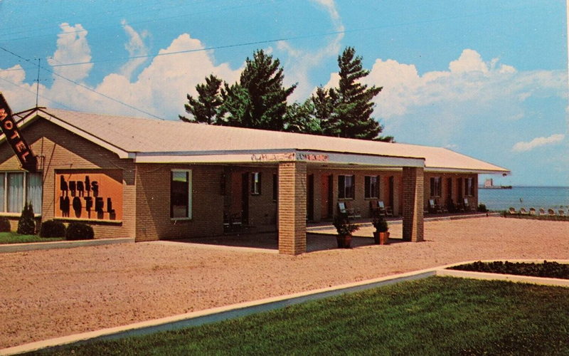 Northwinds Motel (Hunts Motel) - Vintage Postcard Hunts (newer photo)